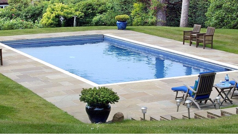 What homeowners should know before installing a pool