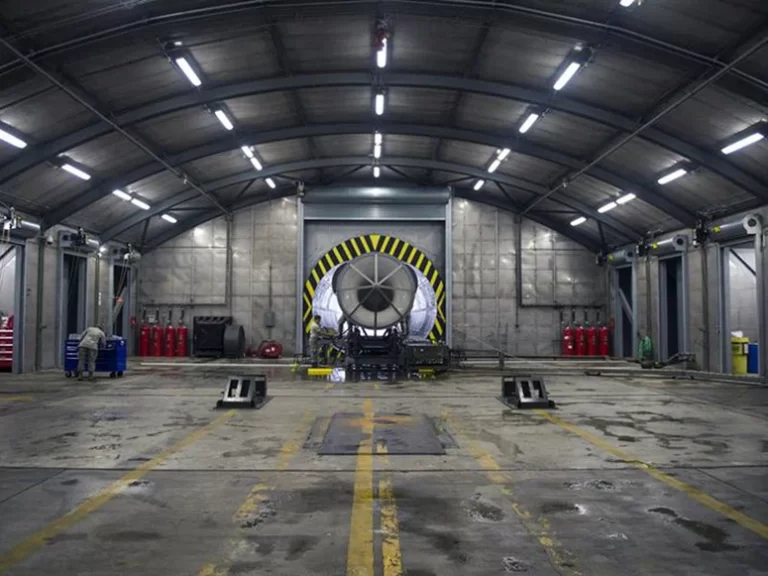 What Makes LED High Bay Lights a Good Choice for Warehouse Lighting?